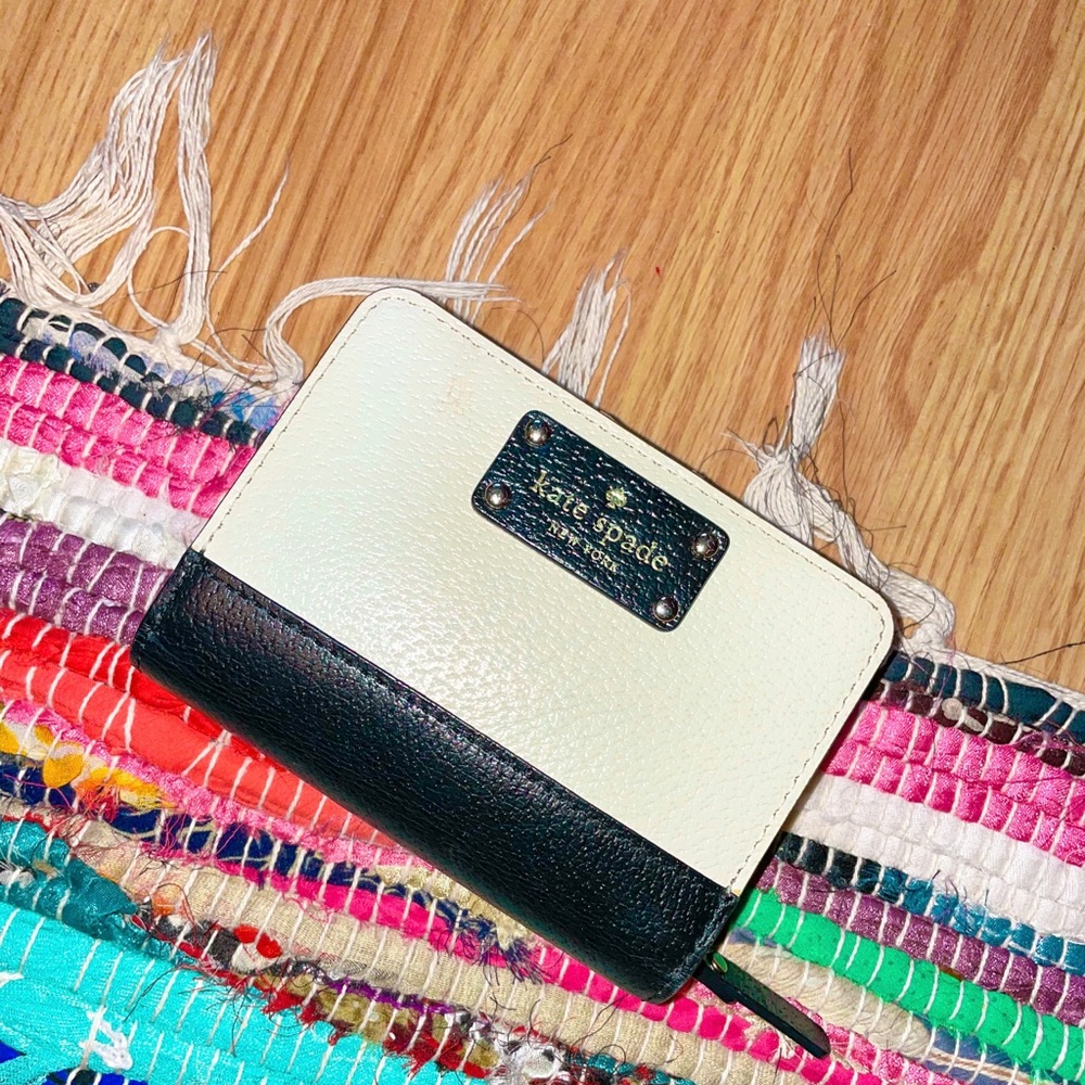 Kate Spade mini wallet